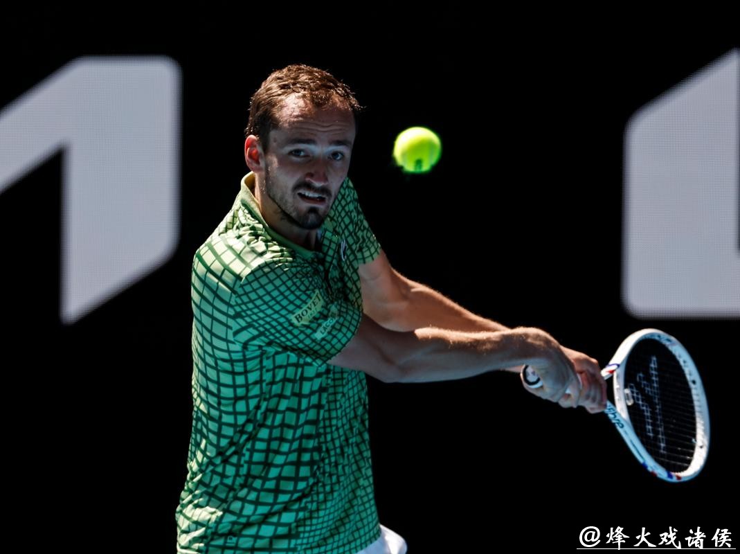 澳网：梅德韦杰夫晋级男单第三轮