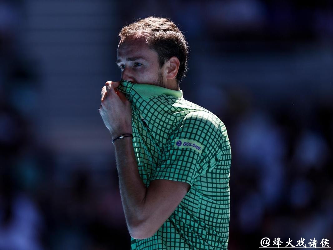 澳网：梅德韦杰夫晋级男单第三轮