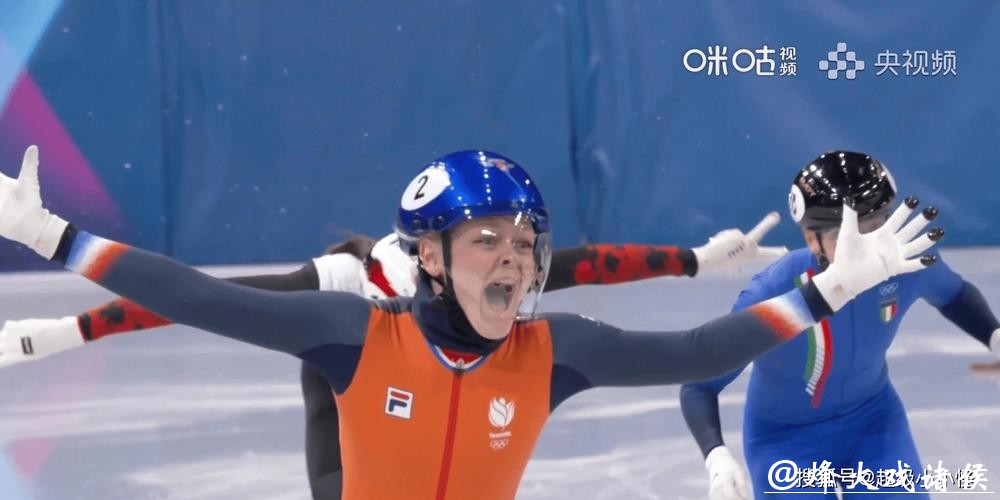 荷兰选手贝尔赛伯获得短道速滑女子500米冠军