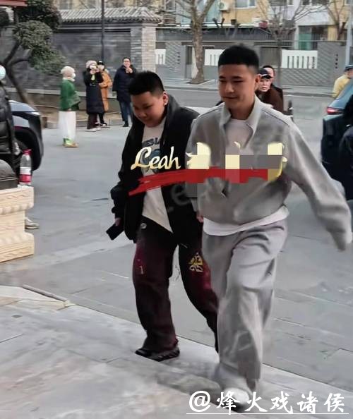 绿发豪车亮相陶阳婚礼，郭德纲一家四口抢尽风头，郭汾阳170斤引热议