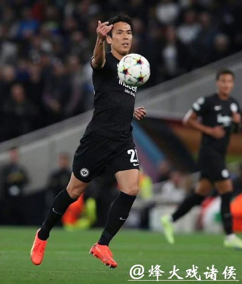 德甲补赛“日本德比” 36岁长谷部诚平车范根纪录